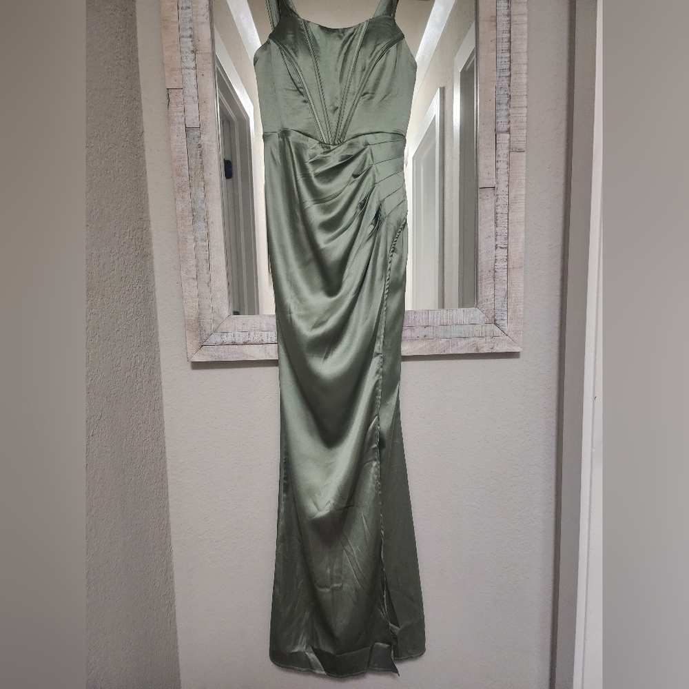 SELFIE LESLIE NOVARA CORSET BUST SATIN DRESS OLIVE - Picture 3 of 10